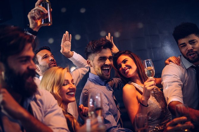 Las Vegas Party Bus Club Crawl - Jewel Nightclub and a more polished club setting