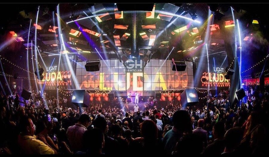Las Vegas: Skip-the-Line VIP Nightclub Crawl - Starting the night at the first venue