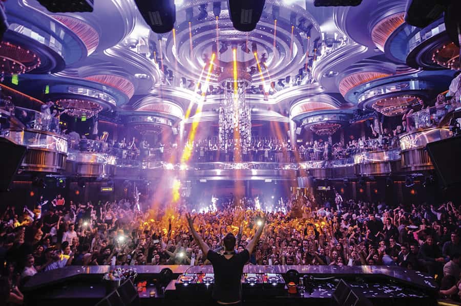Las Vegas: VIP Club Crawl with Party Bus and Drinks - Who will enjoy this Las Vegas night