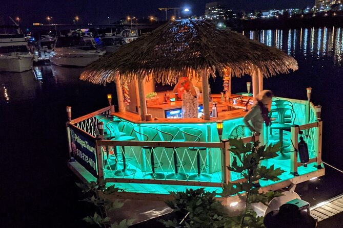 Lilo Floating Tiki Bar on the Ottawa River - Daytime or evening: choose the mood you want