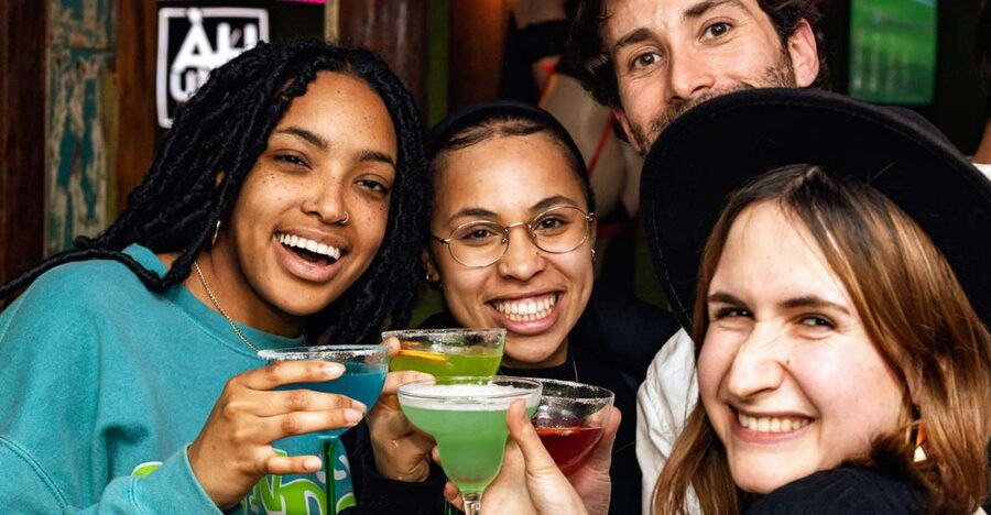 Lisbon: Tipsy Tour Fun Bar Crawl with a Local Guide - Largo do Carmo is a smart place to start