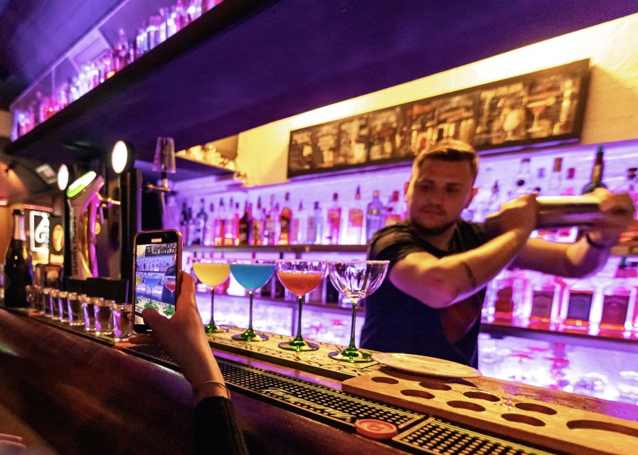Lisbon: Tipsy Tour Fun Bar Crawl with a Local Guide - Five drinks, with a little Portuguese context