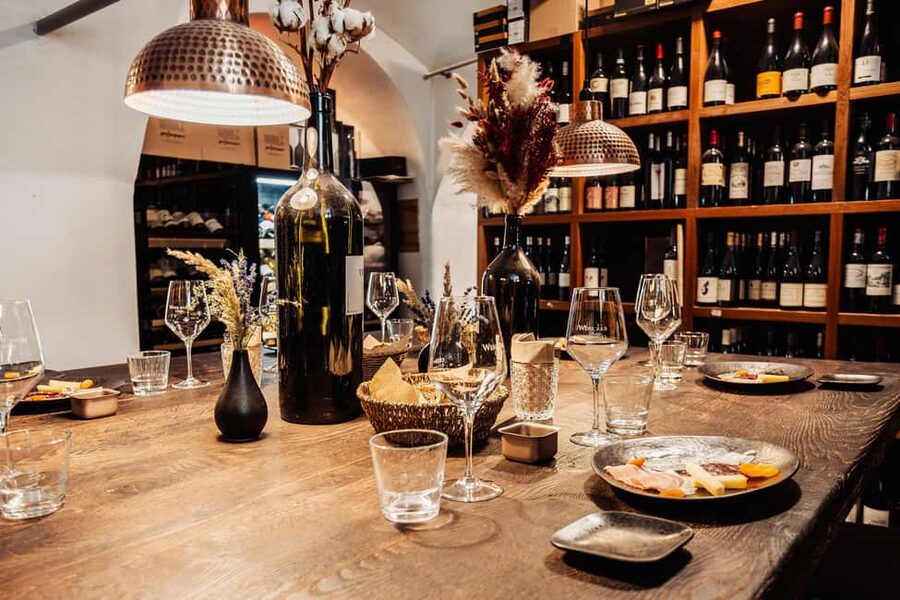 Ljubljana: Slovenian Wine Tasting at Wine Bar Šuklje - Why Slovenia makes a fine wine country introduction