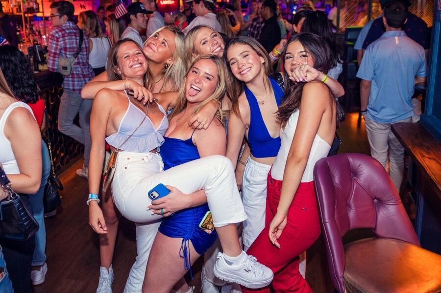 London: 4 Soho Nightclubs Crawl - Dress code, ID, and practical preparation