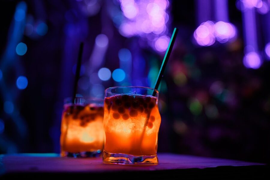 London: Avora New World Cocktail Experience with 3 Cocktails - Watching daylight turn into bioluminescence