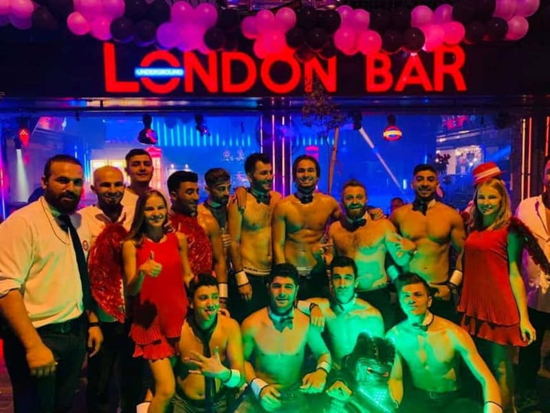 London Bar Meetup: Entry, Safe Original Drink & Transfer - Key points at a glance