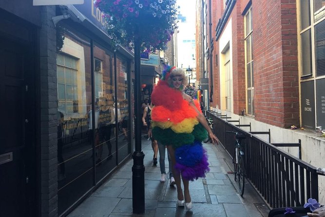 London Gay Tour with a Local, Soho’s LGBTQ+ Nightlife, Private & Custom - Pausing in the green space