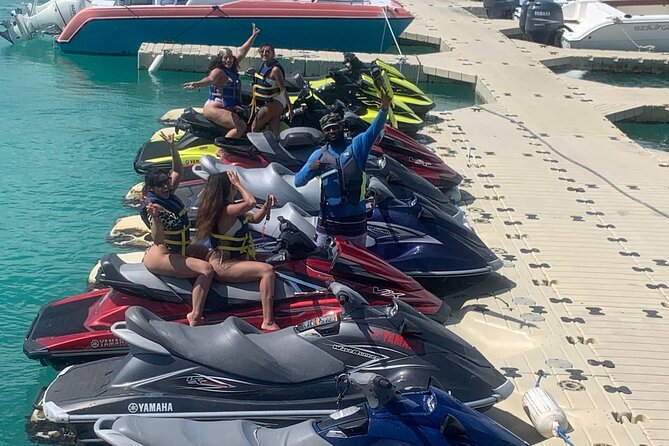 Lunch Seafari to pristine cays, shipwreck and lunch at TIKI BAR - Following the south coast toward Leeward Beach