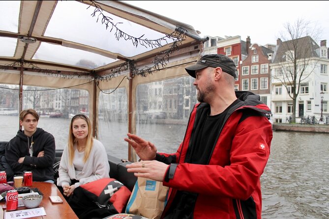 Luxury Amsterdam Canal Cruise – Unlimited Cocktails Included (1H) - A small-group feel, with a maximum of 28 people