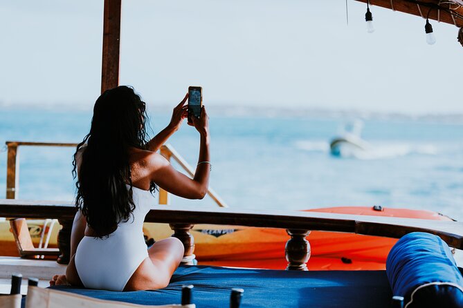 Luxury Lagoon Cruise with Onboard Chef and Signature Cocktails - Cocktails, Music, and the Social Side