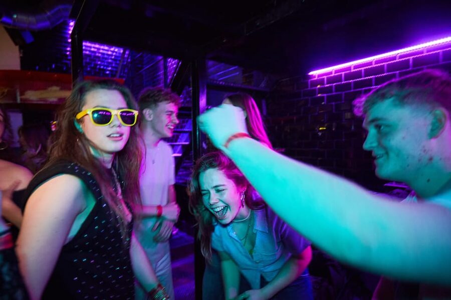 Lyon: Riviera Bar Crawl Party with Free Shots and Vip Entry - Practical advice for a smoother night