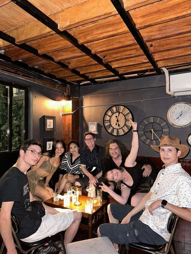 ⭐ Makati Bar Hopping and Pub Crawl Tour with Venus ⭐ - Key points at a glance