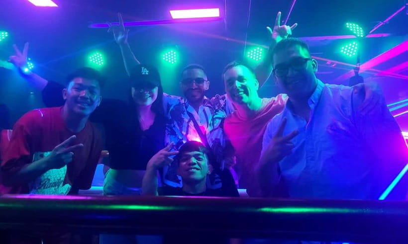 Makati Nightlife: VIP Access to Clubs, Rooftops & Go-Go Bars - Guides, group energy, and personal safety