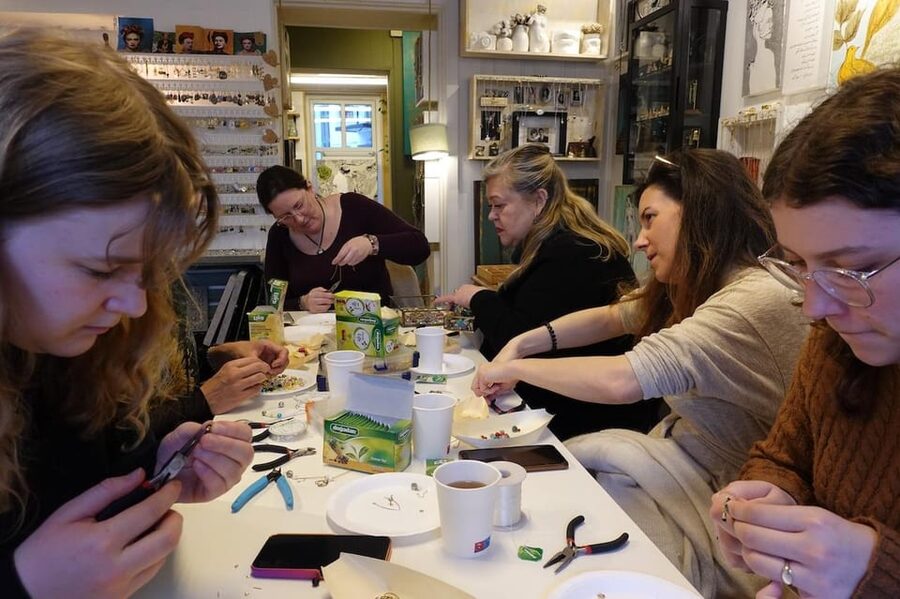 Maral Kunst : Jewelry Bar Experience (Jewelry Making) - What the $262 price includes