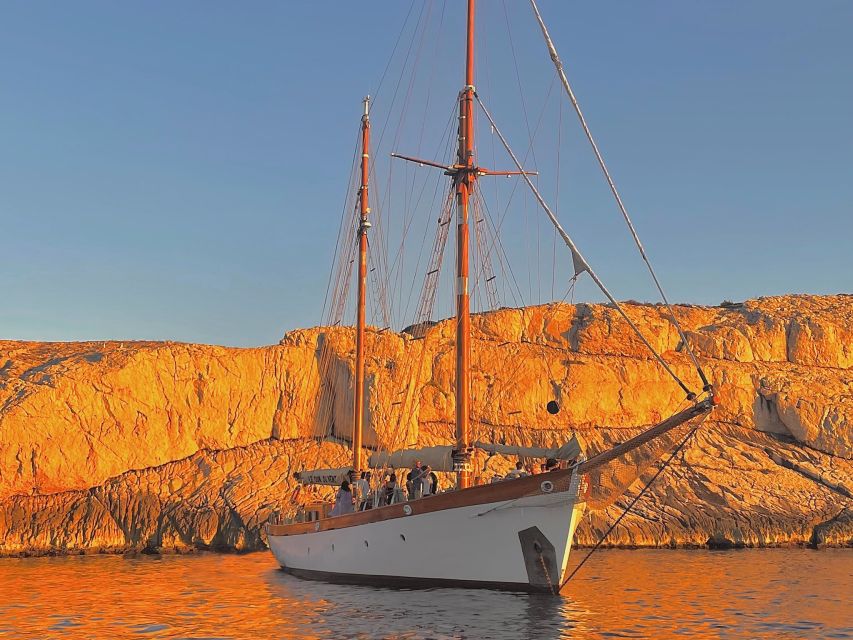 Marseille: Frioul Islands Sunset Cruise with Cocktail Dinner - Anchoring in a Frioul cove