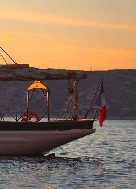 Marseille: Sunset Cruise Cocktail-Dinner in Frioul Islands - Setting out from Marseille’s Old Port