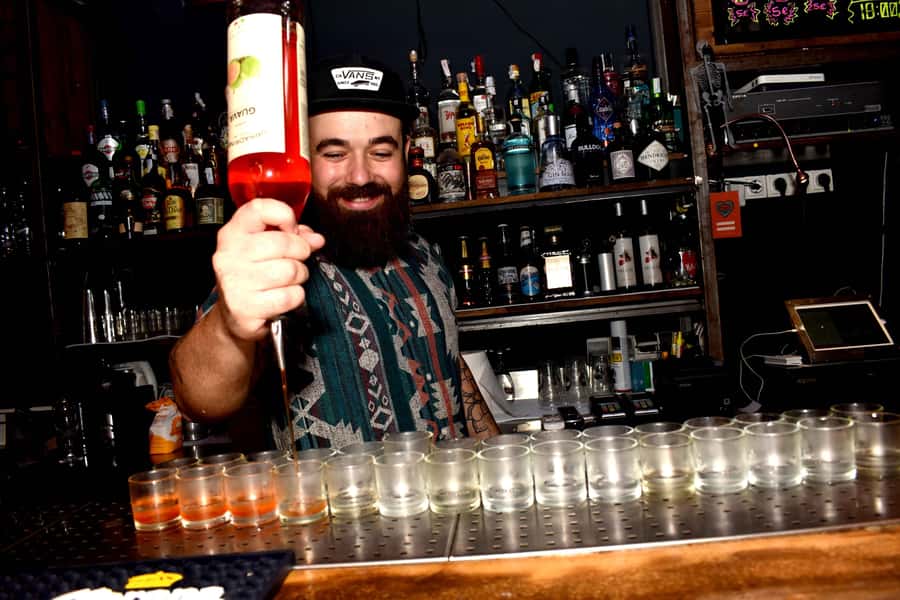 Melbourne: Weekly Bar Crawl: 5 Free shots, Club Entry - Key points before you book