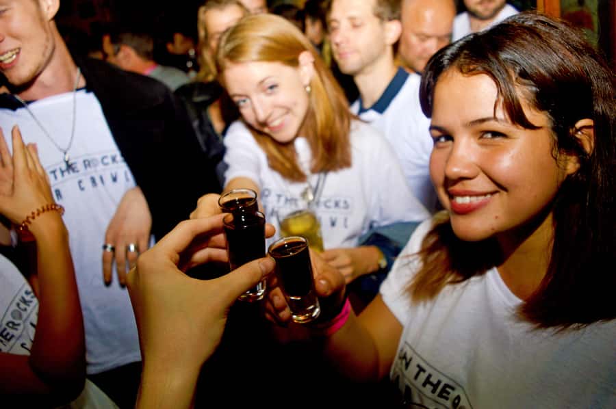Melbourne: Weekly Bar Crawl: 5 Free shots, Club Entry - Guides make the difference