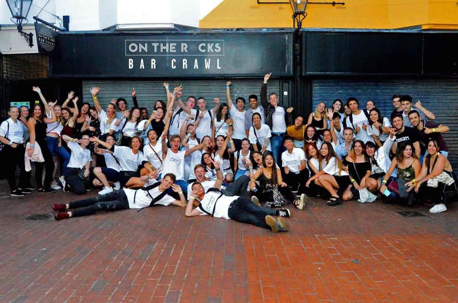 Melbourne: Weekly Bar Crawl: 5 Free shots, Club Entry - Clothing, identification, and door rules