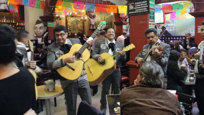 Mexico City: Traditional Mexican Bars of the Historic Center - Spanish guide, timing, and practical comfort