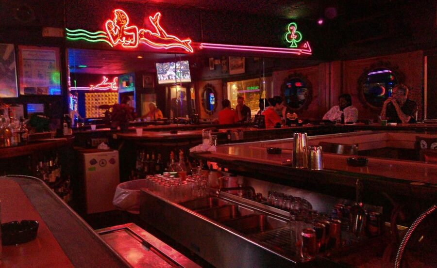 Miami Beach Bar Tour: Art Deco & Neon Lights with Historian - Cocaine cowboys, Miami Vice, and the darker side of the city