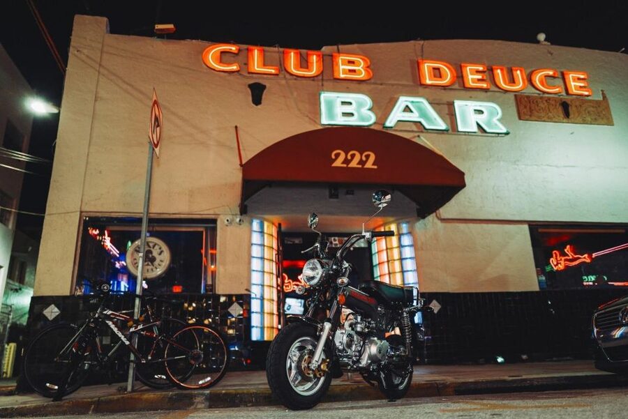 Miami Beach Bar Tour: Art Deco & Neon Lights with Historian - Why the Art Deco setting matters