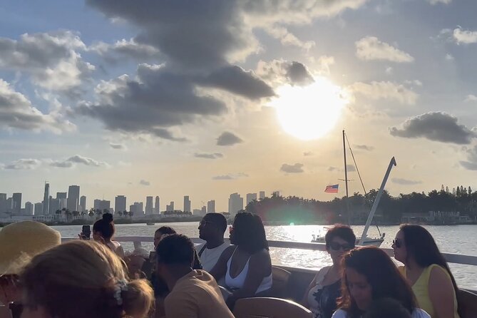 Miami Skyline Sunset Cruise with The Mojito Bar On board - What the guide and crew add to the ride