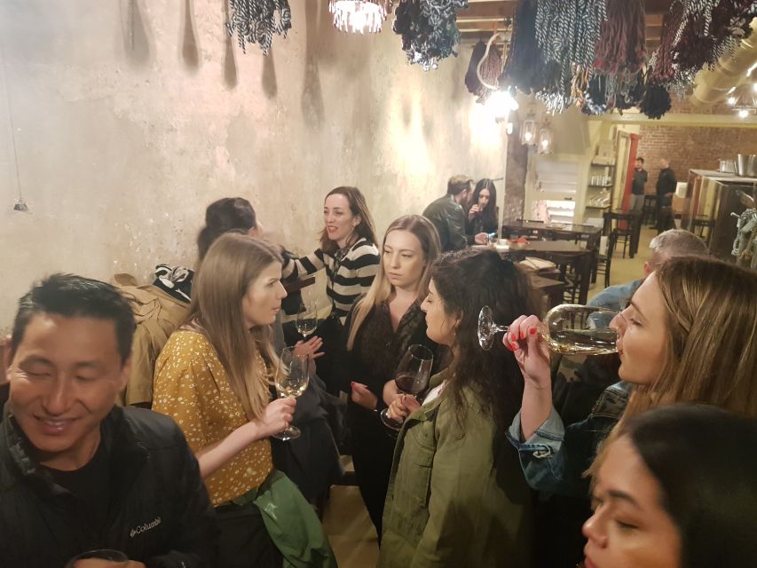 Milan: Bar-Hopping Tour with Welcome Drink - What you learn between the bars