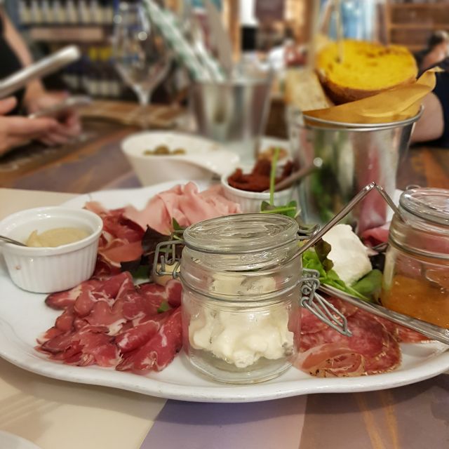 Milan: Bar-Hopping Tour with Welcome Drink - Who should book this experience?