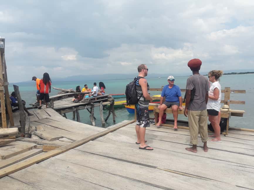 Montego Bay: 8-Hour Appleton & Pelican Bar Return Transfer - Taking the boat to Floyd’s Pelican Bar