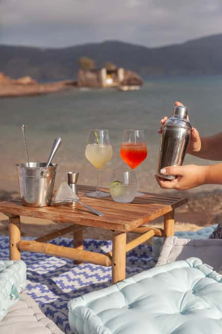 Mykonos: Cocktail Making Class on a Secluded Beach - Key points at a glance