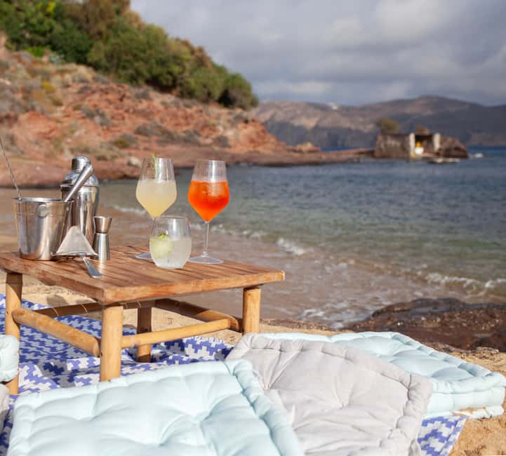 Mykonos: Cocktail Making Class on a Secluded Beach - What happens during the two-hour class