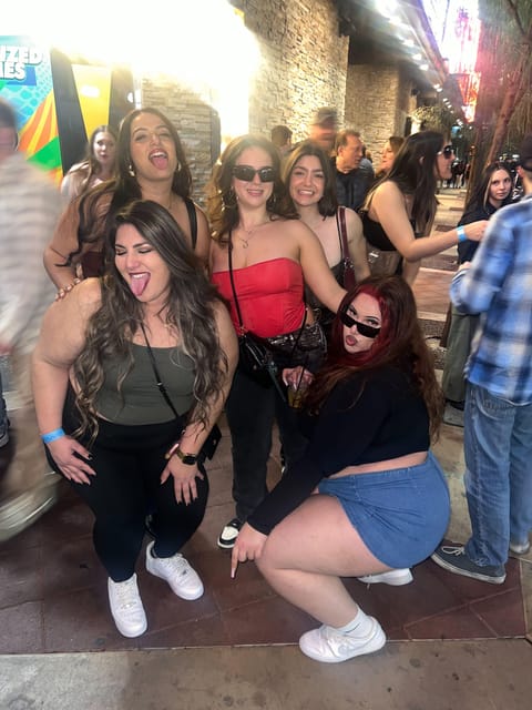 Nashville Bar Crawl: Guided Pub Crawl with Drinks Discounts - Ending at a honky tonk, rooftop, or bar