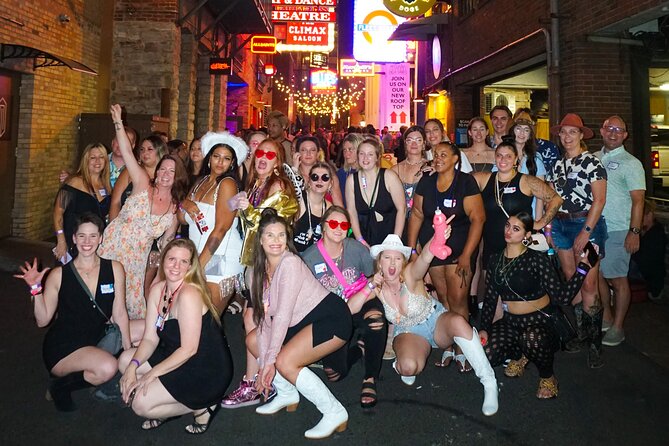 Nashville Bar Crawl with VIP Club Entrance and Bonus Shots - The included shots and drink expectations