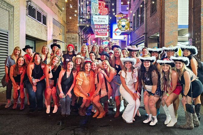 Nashville Bar Crawl with VIP Club Entrance and Bonus Shots - Why the guide matters so much
