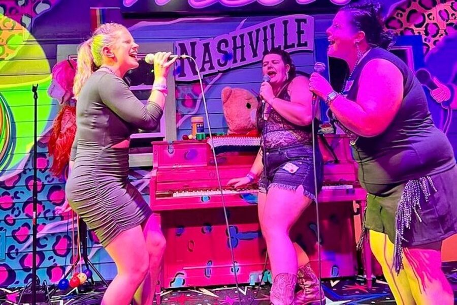 Nashville: Exclusive Entry and Special Offers VIP Bar Crawl - Who will enjoy this Nashville night out?