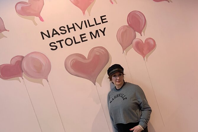 Nashville Shopping Tour with Wine, Cocktails and Snacks - What this Nashville shopping tour is really like