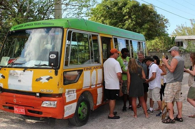 Negril One Love Bus Bar Crawl - Five to seven stops, with plenty of variety