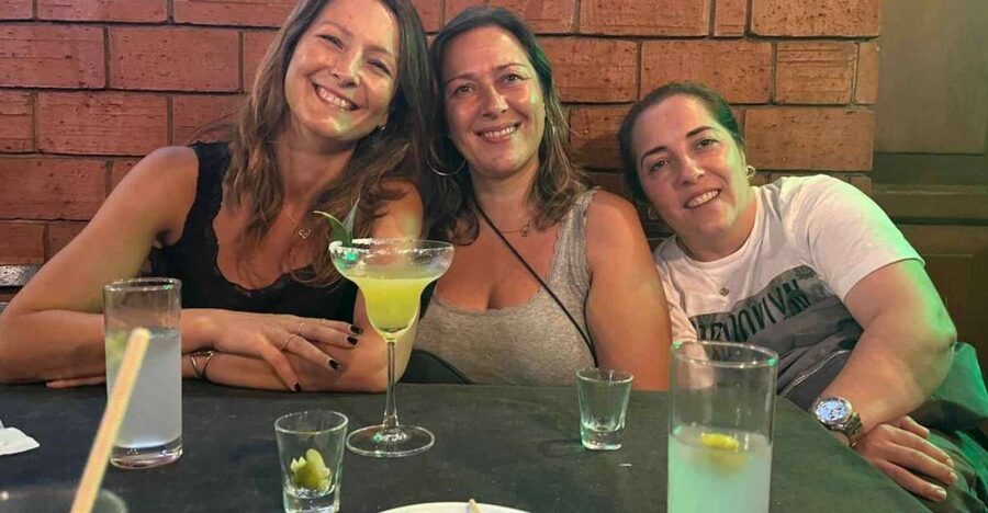New Delhi: Private Guided Nightlife Experience with Drink - What the three-hour format really gives you