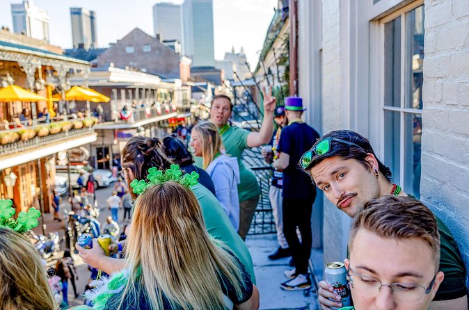 New Orleans Bourbon Street Bar Crawl w/ Shots & Souvenir Cup - Timing, walking, and what to bring