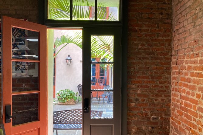New Orleans Courtyard Cocktails: Happy Hour Mixology Class - Who will enjoy this New Orleans cocktail class?