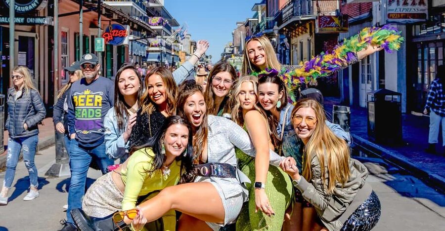 New Orleans: Guided Bourbon Street Bar Crawl with Shots - Quick take: what matters most