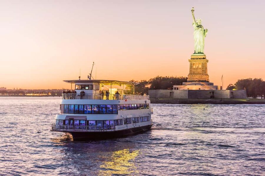 New York City: City Cruises Alive After Five Cocktail Cruise - What the $66 ticket really buys