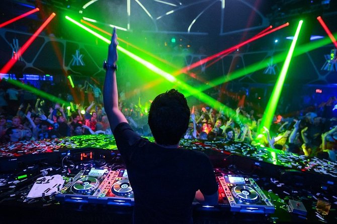 New York City Nightclub Tour - The second venue and the Manhattan skyline stop