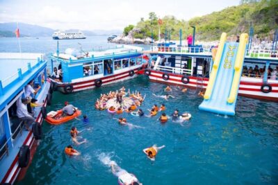 Nha Trang: Coral Reef Snorkeling and Floating Bar Party