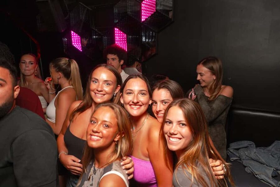 Nice: Orange Bar Crawl with 5 Free Shots & VIP Club Entry - The middle stops: five venues, one fast pace