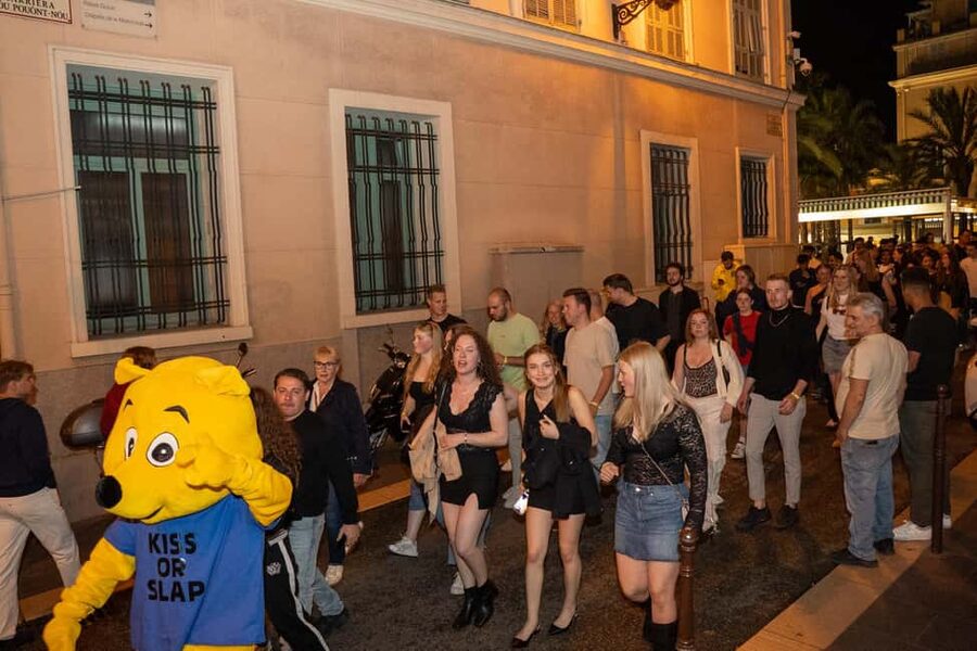 Nice : Yellow Pub Crawl - Social Bars, Games & Meet People - Key points at a glance