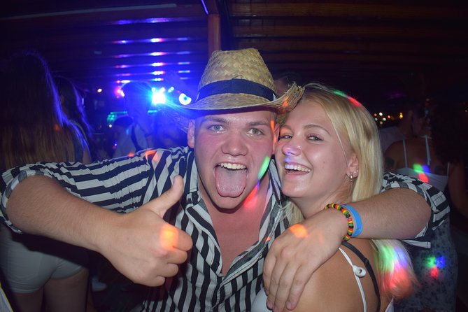 Night Boat Party: Mallorca Nightlife - The music sets the mood