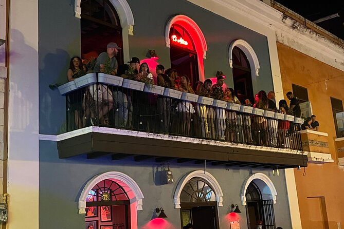 Nightlife Adventure La Placita Calle Cerra La factoría La Perla - The Real Value of the Vehicle and Driver