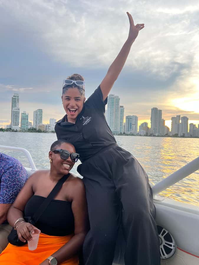 Nightlife: sunset boat party + tour of the old town - Club entry and the value of the $56 price